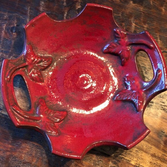 Red Pottery Leaf Motif Bowl With Handles - Picture 2 of 9